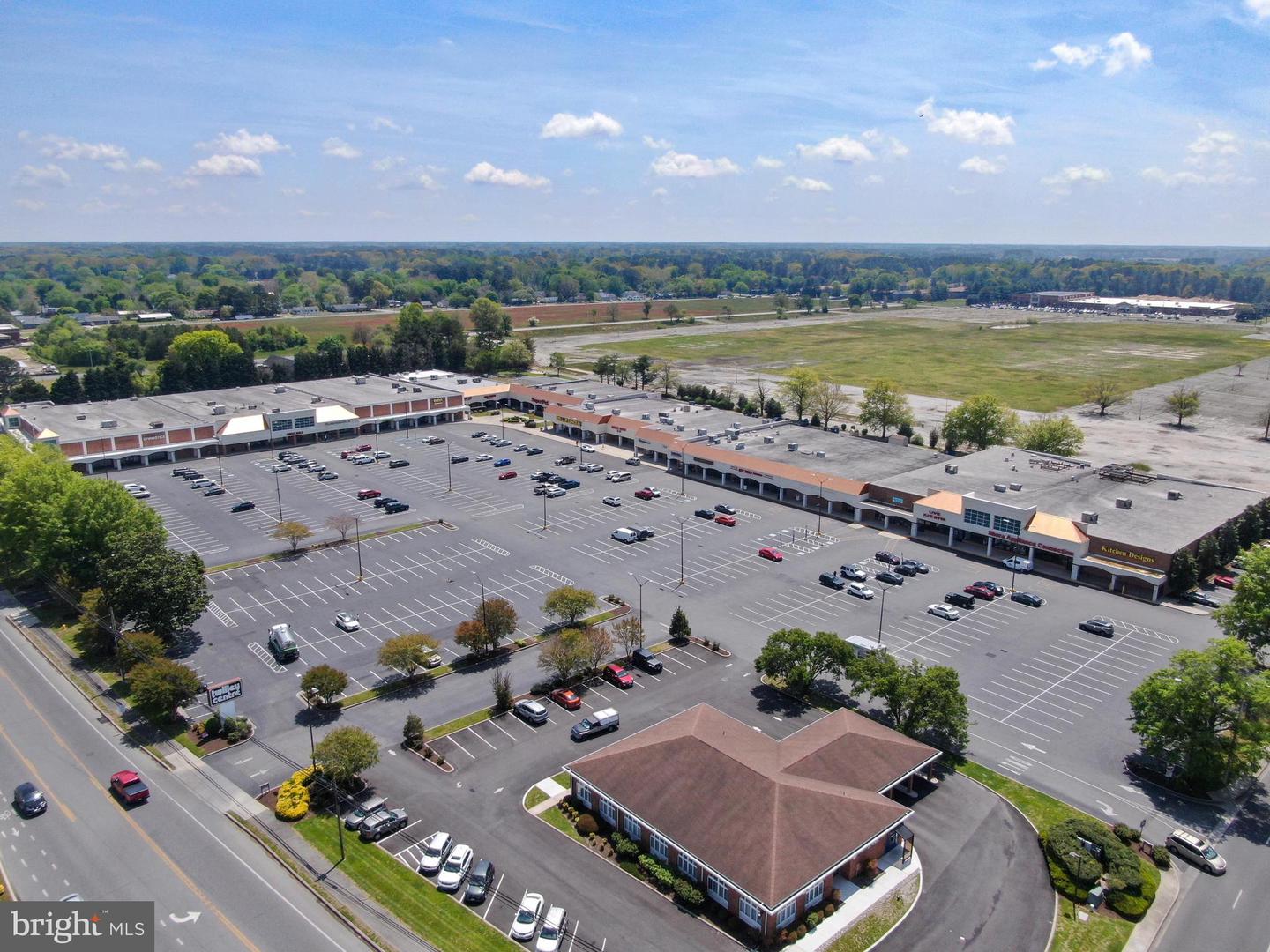 CIVIC AVENUE Property Photo 1