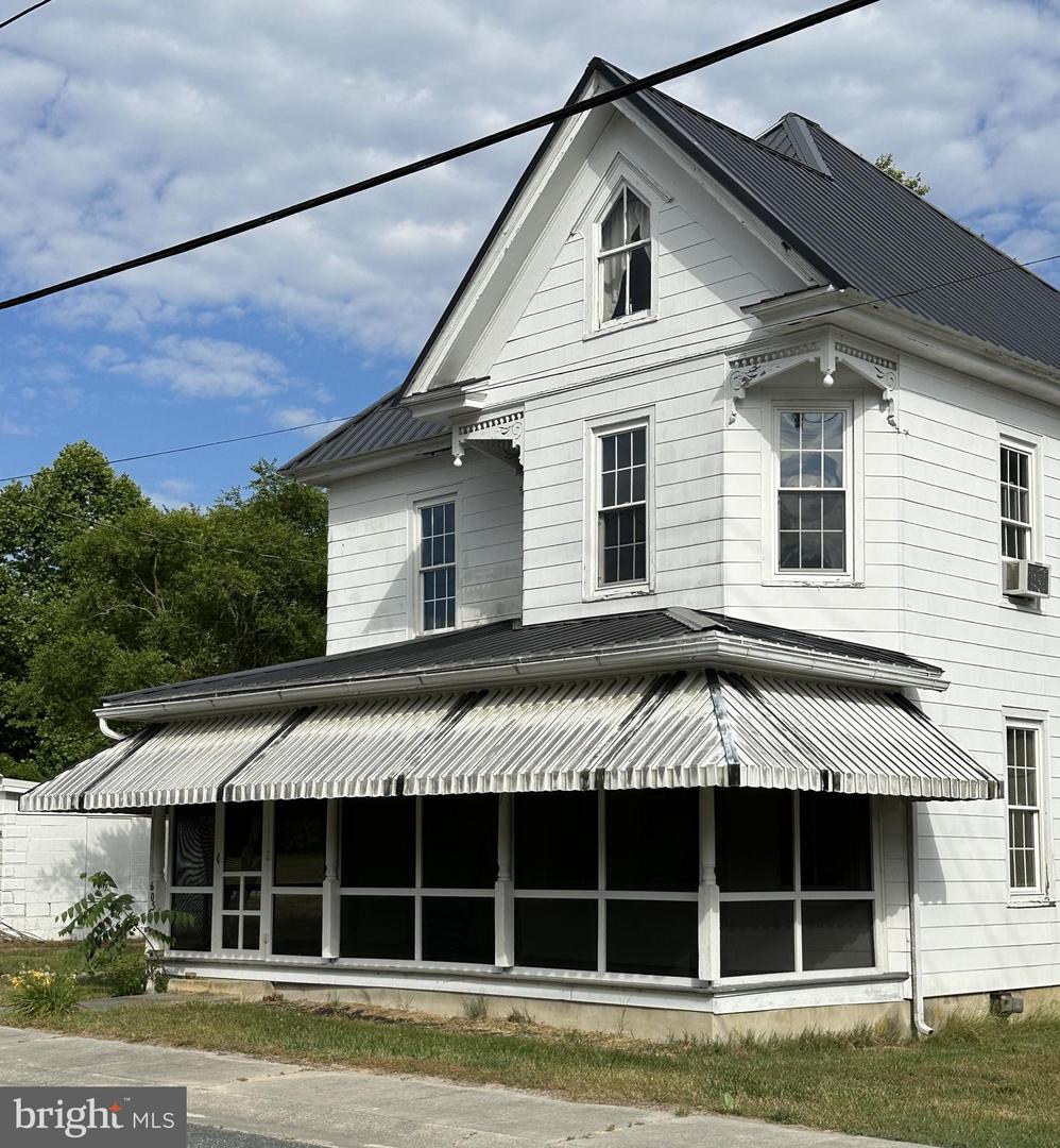 605 State St Property Photo 1