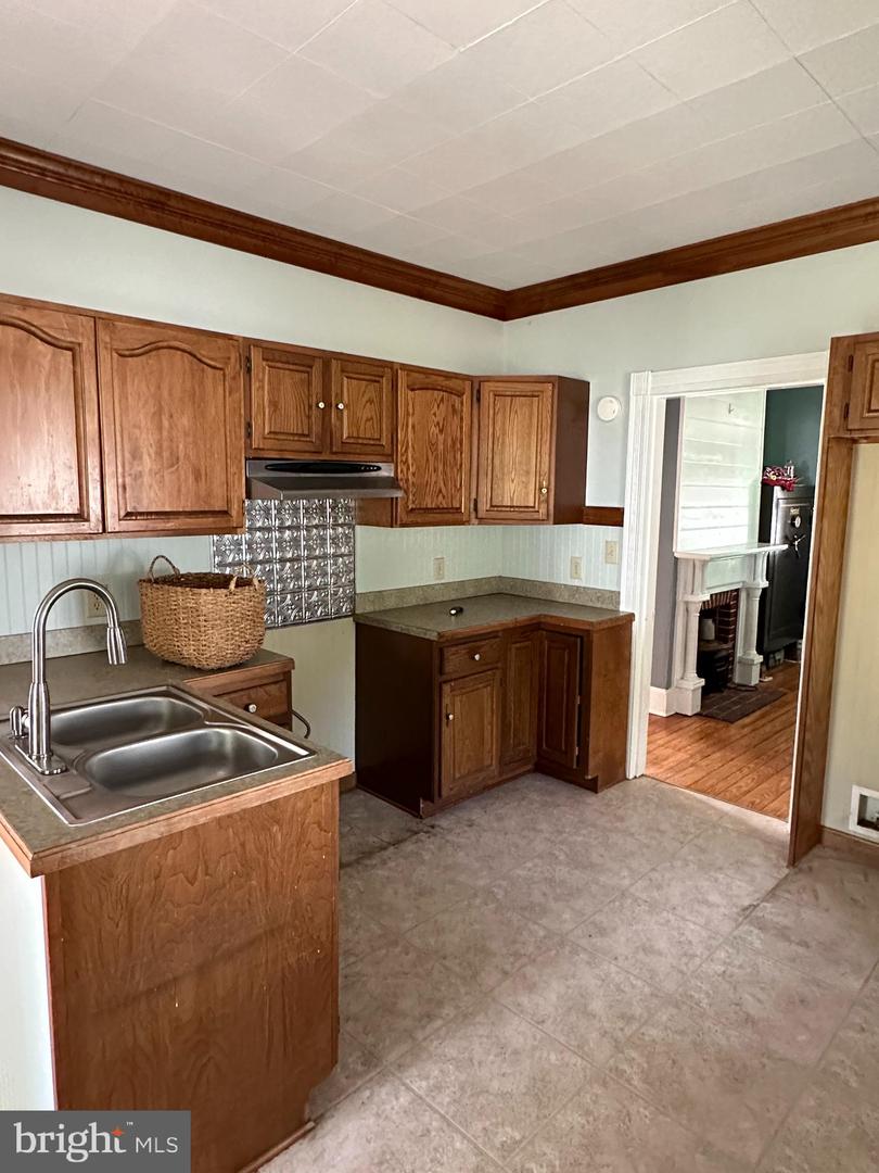 605 State St Property Photo 1