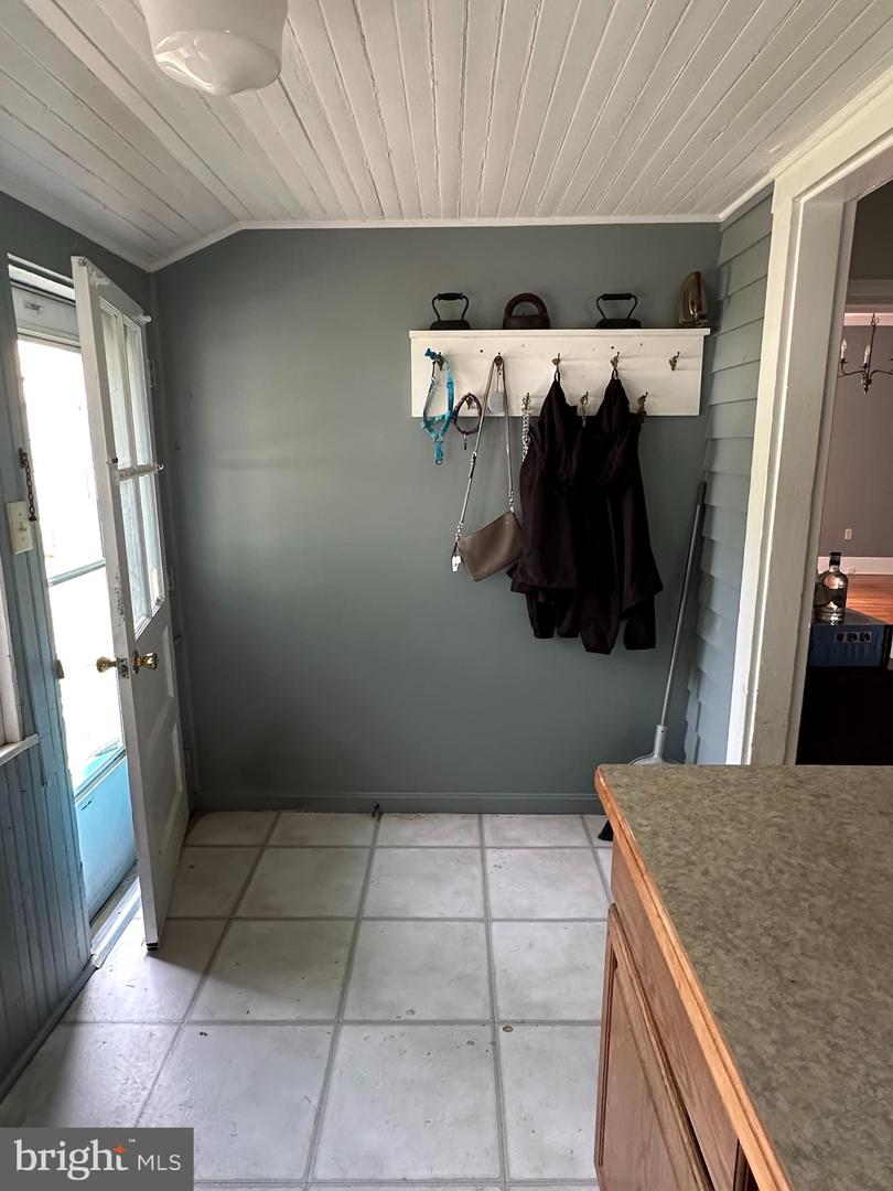 605 State St Property Photo 15