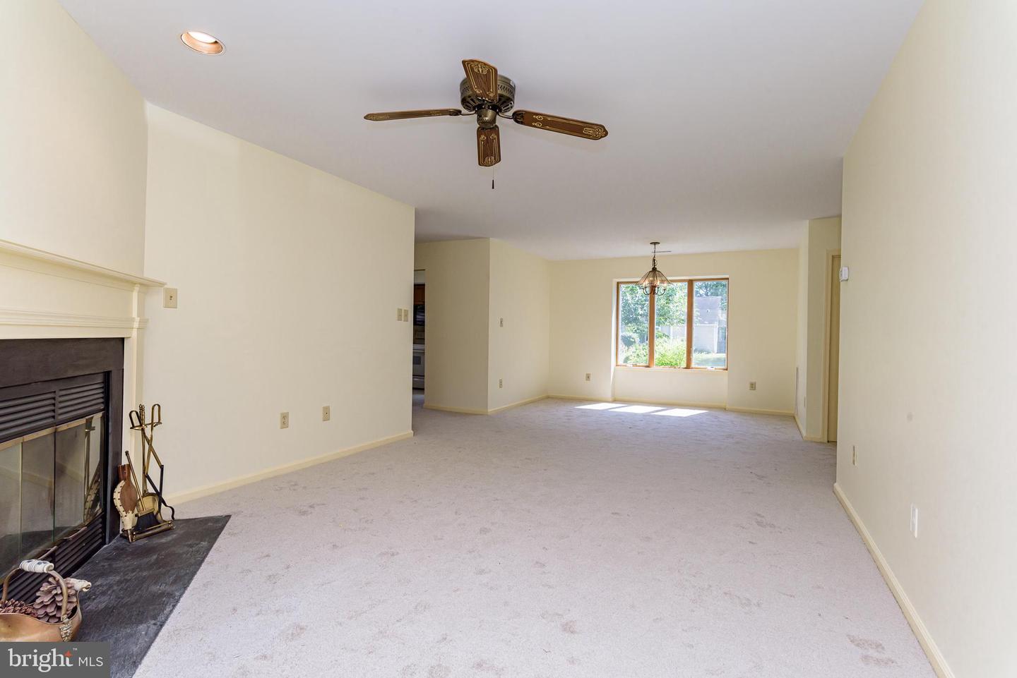 1004 Heron Ct Property Photo 7