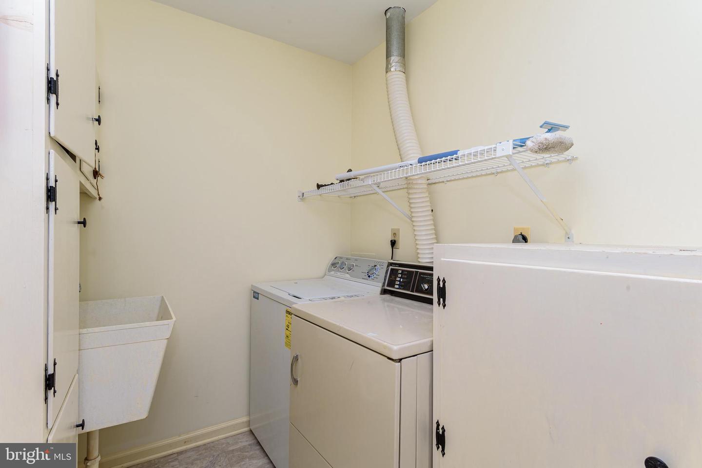 1004 Heron Ct Property Photo 23
