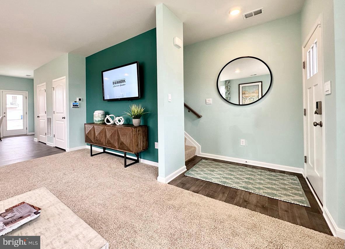 1525 Avon Way Property Photo 15