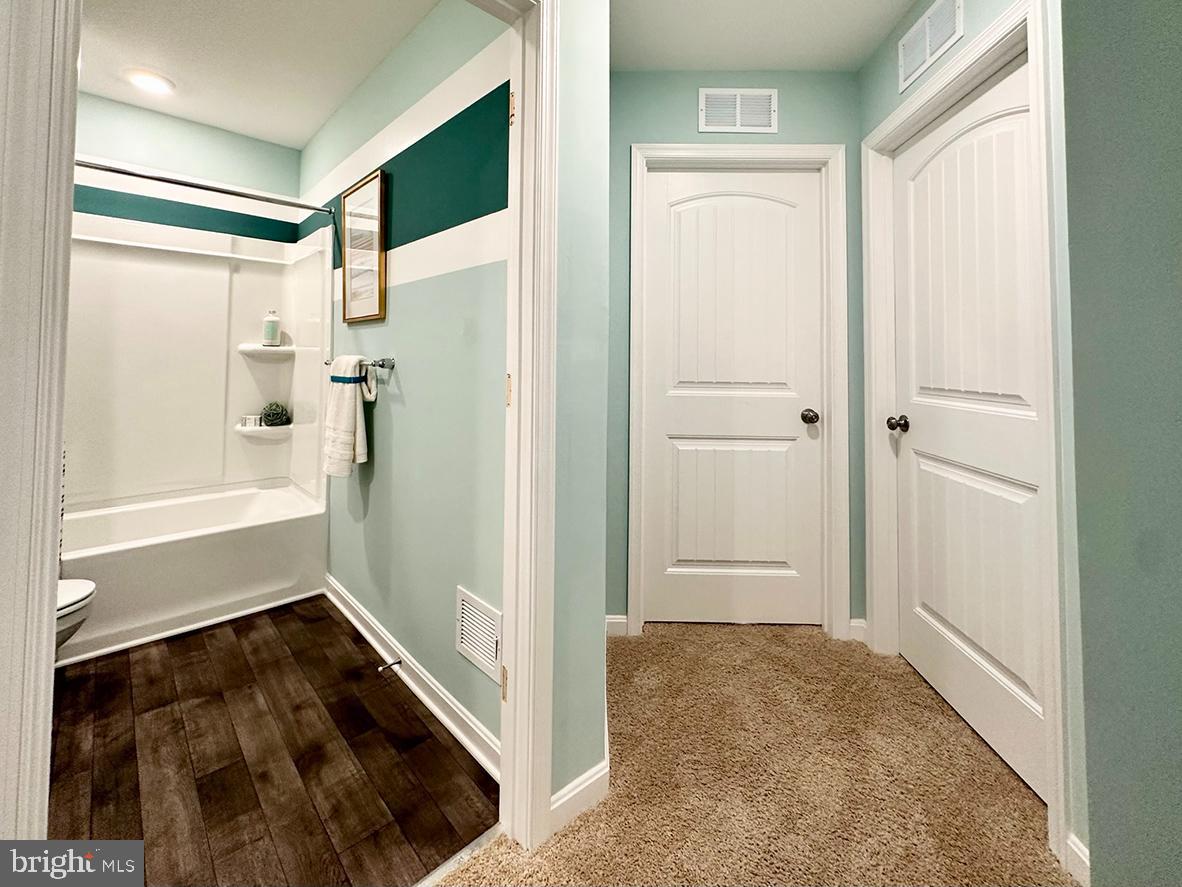 1525 Avon Way Property Photo 16
