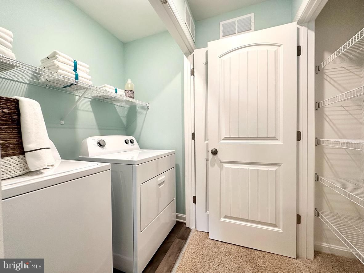 1525 Avon Way Property Photo 22
