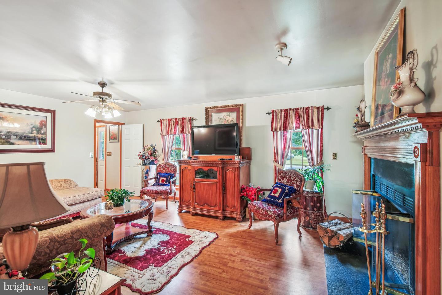 30883 Ward Rd Property Photo 6