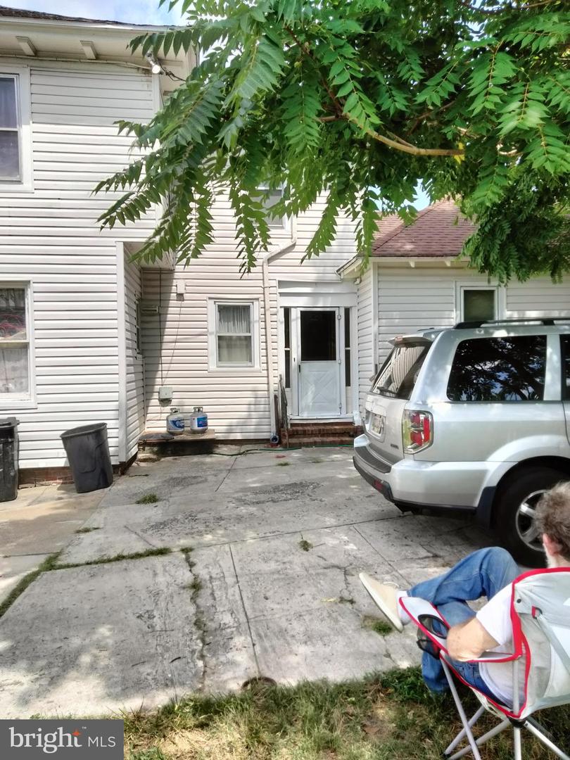 7411 Main St Property Photo 3