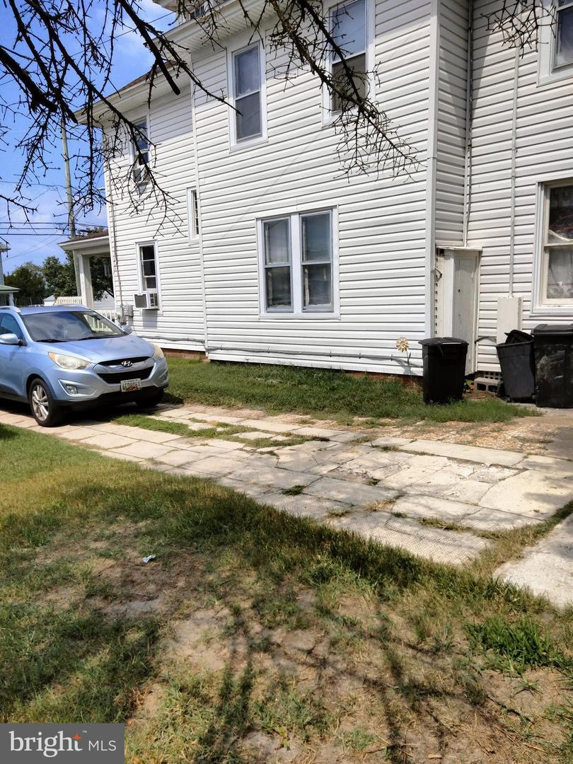7411 Main St Property Photo 5