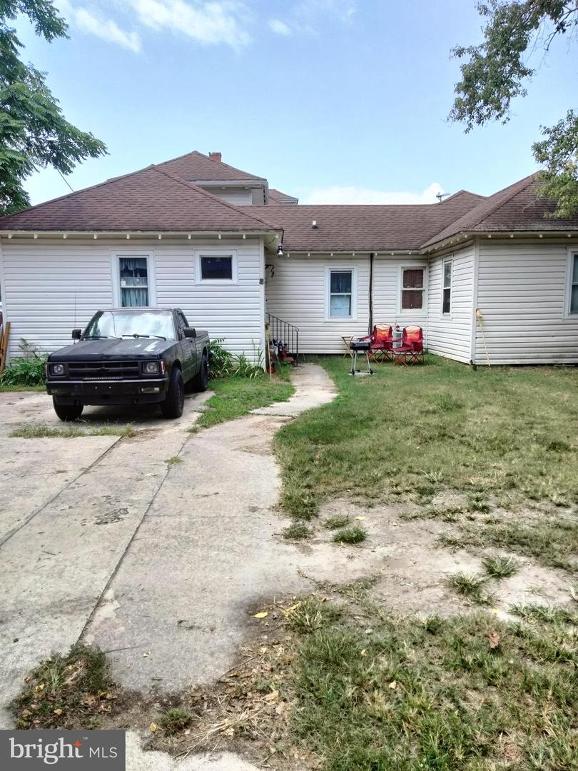 7411 Main St Property Photo 7