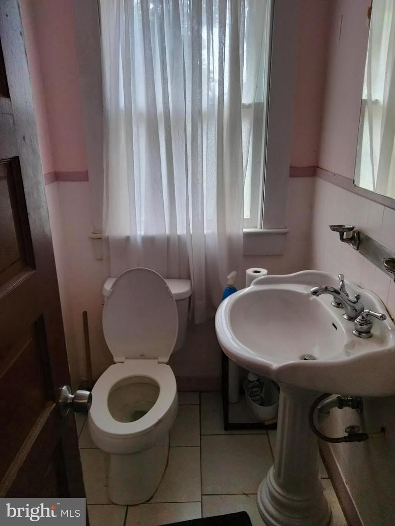 7411 Main St Property Photo 32