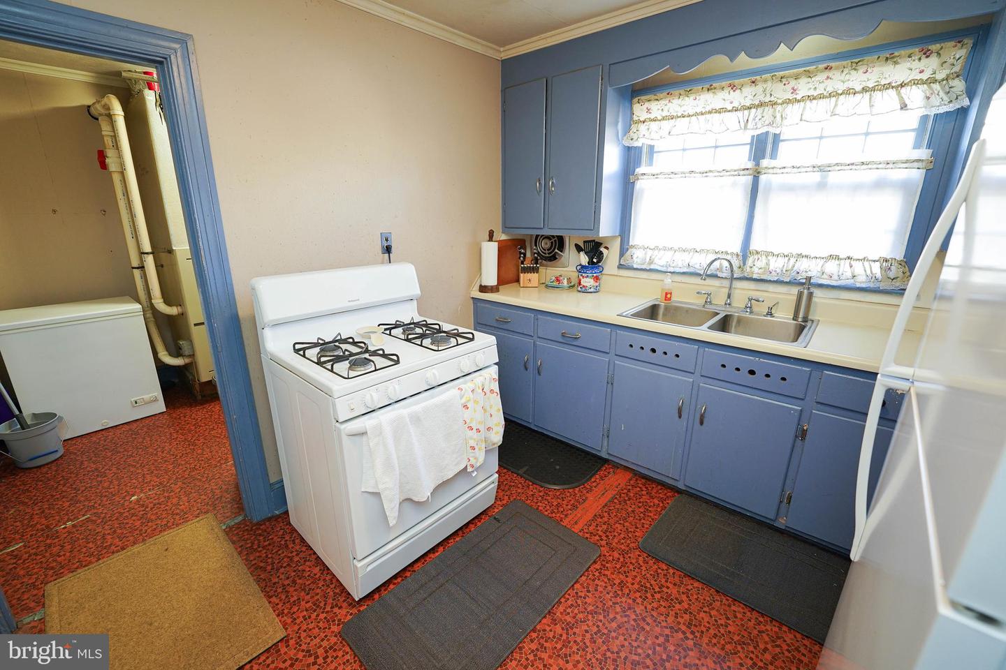408 Dover St Property Photo 11