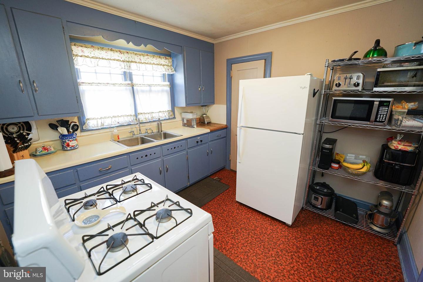408 Dover St Property Photo 13