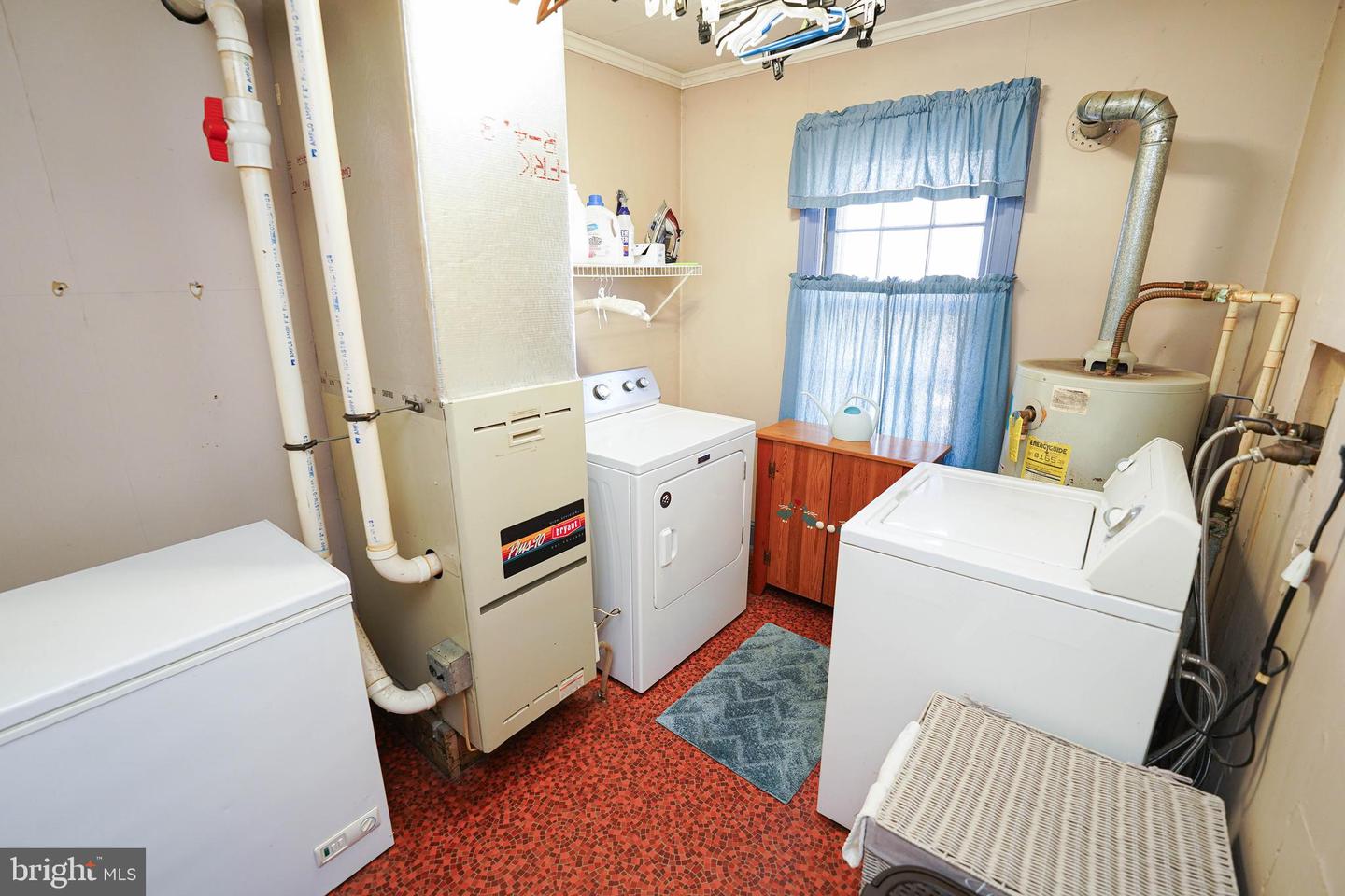 408 Dover St Property Photo 16