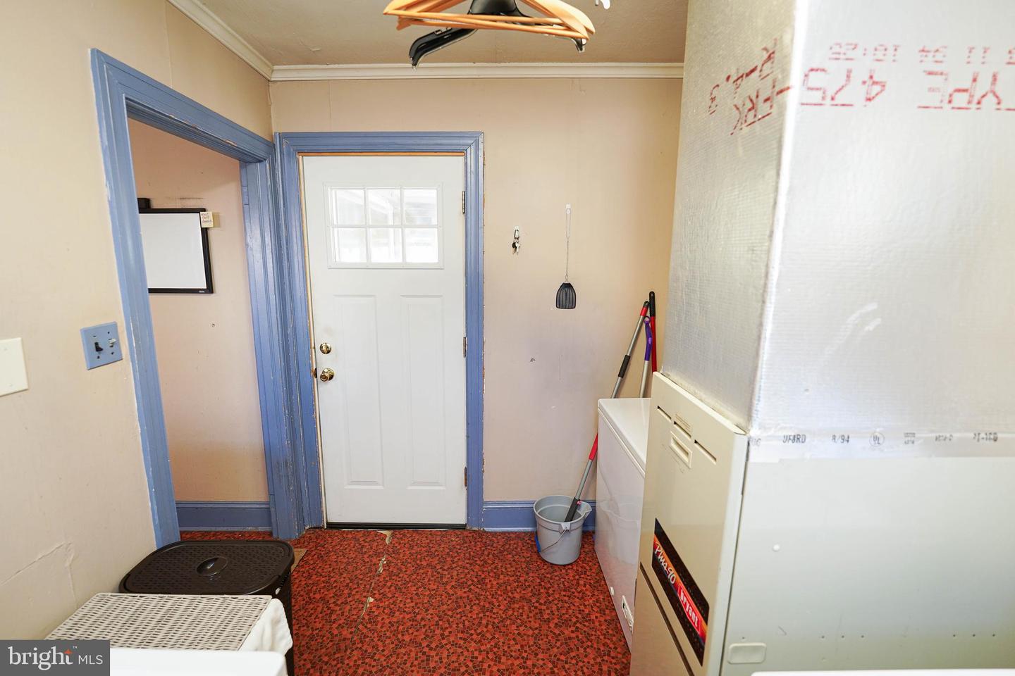 408 Dover St Property Photo 17