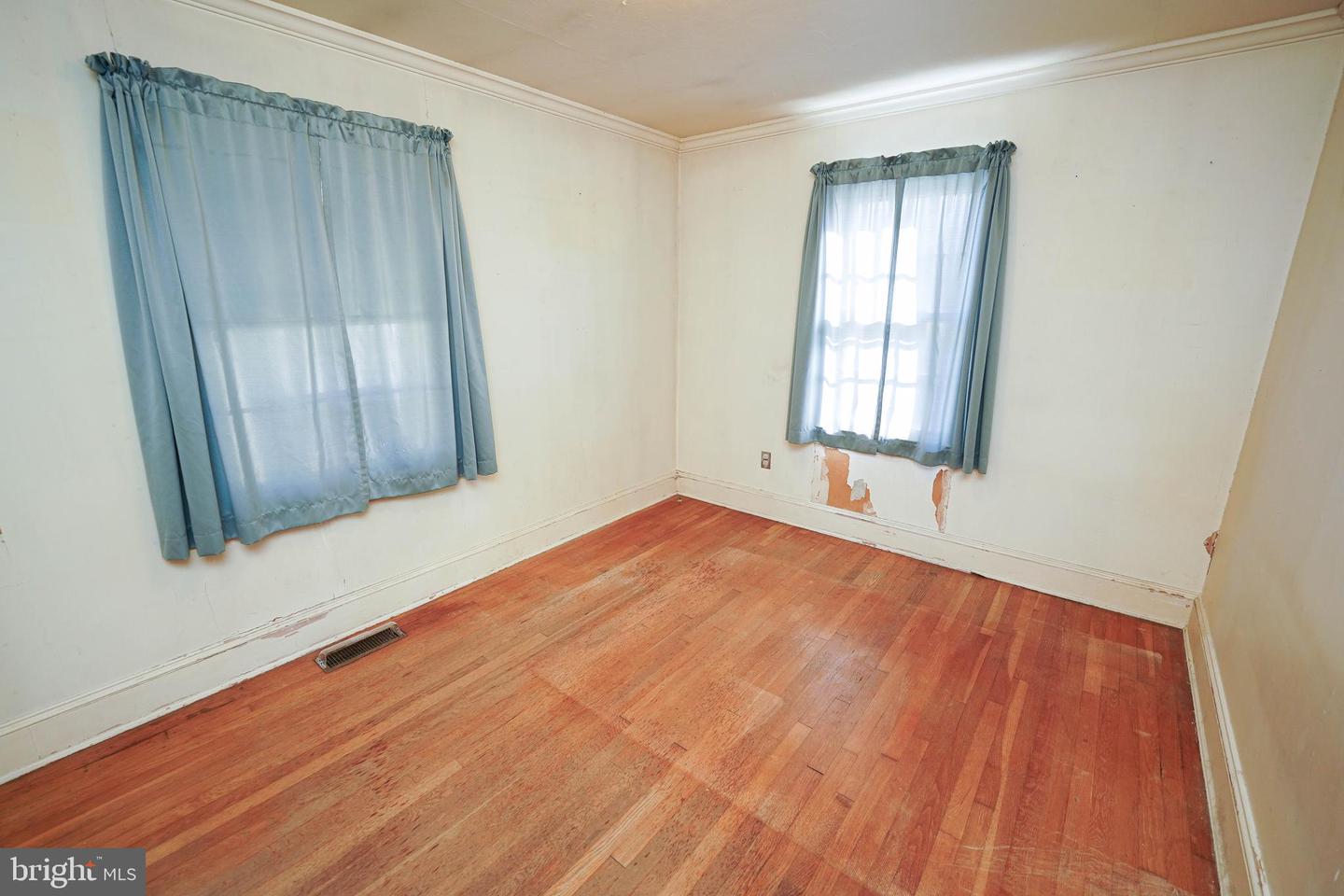 408 Dover St Property Photo 22