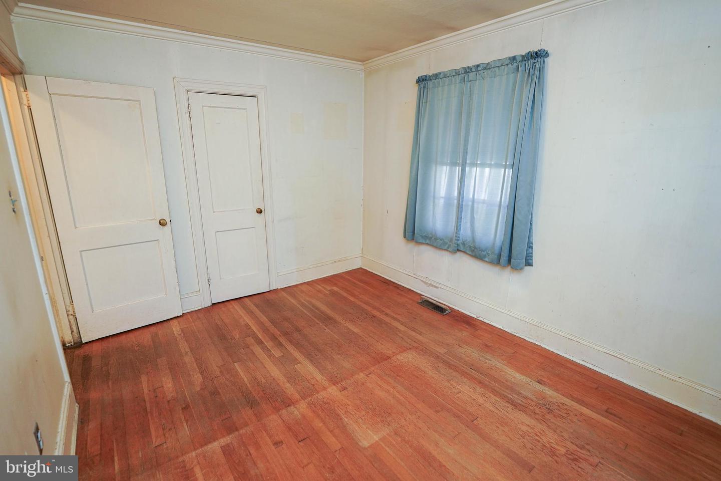 408 Dover St Property Photo 23