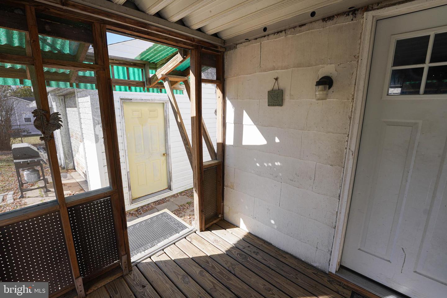 408 Dover St Property Photo 32