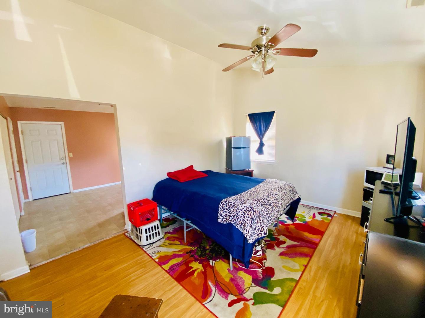 411 Dover St Property Photo 4