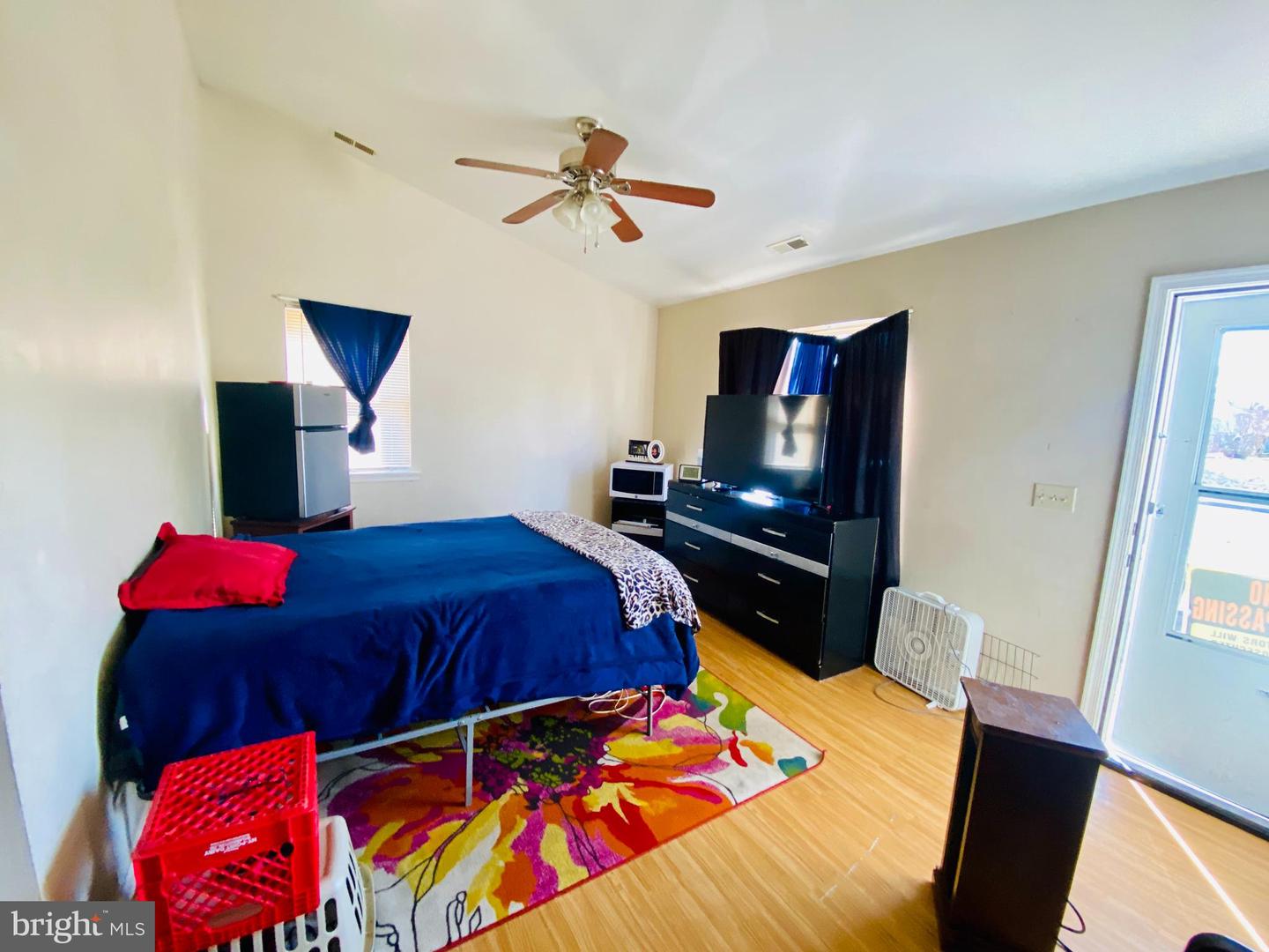 411 Dover St Property Photo 5