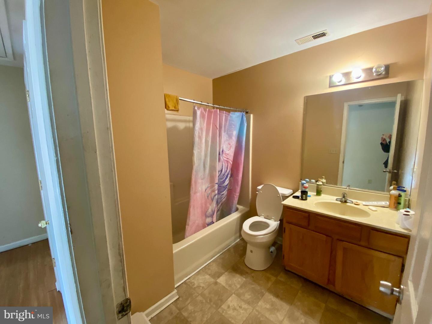 411 Dover St Property Photo 10