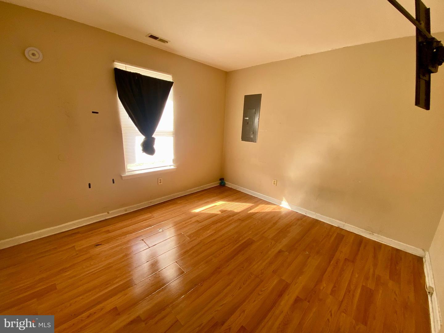 411 Dover St Property Photo 12