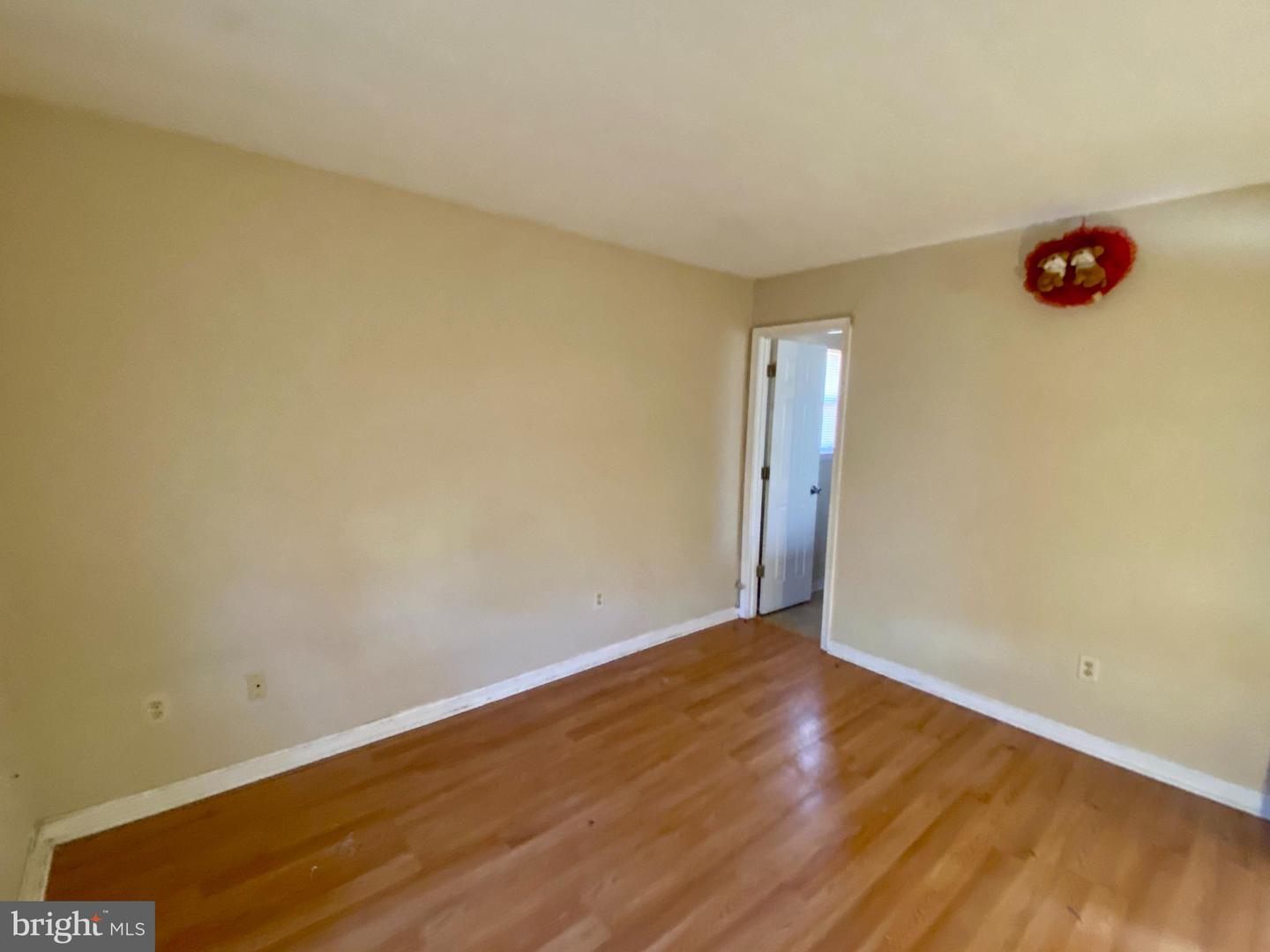 411 Dover St Property Photo 14