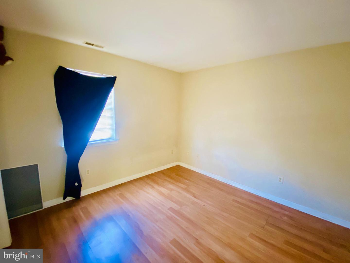 411 Dover St Property Photo 15