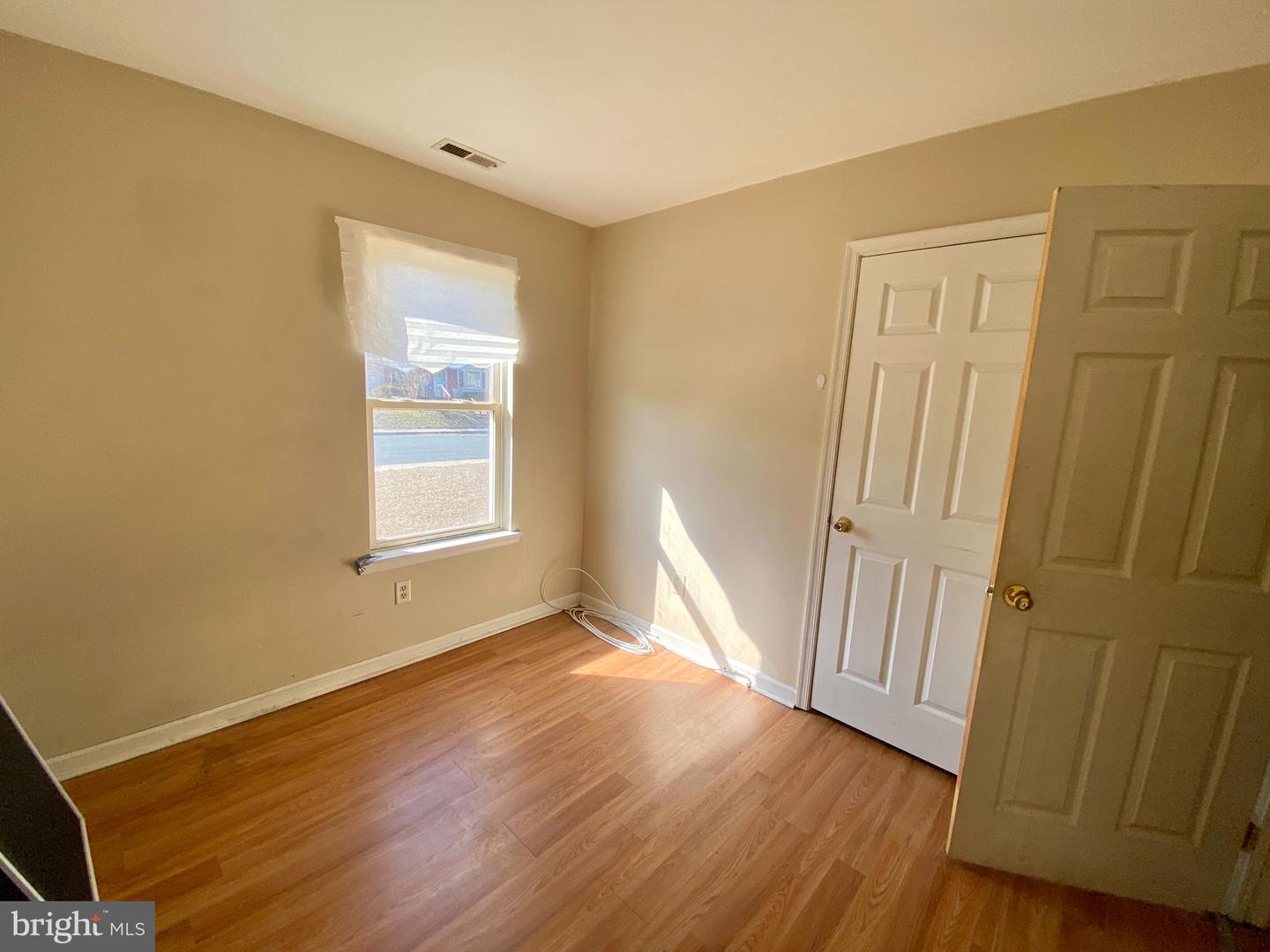 411 Dover St Property Photo 19