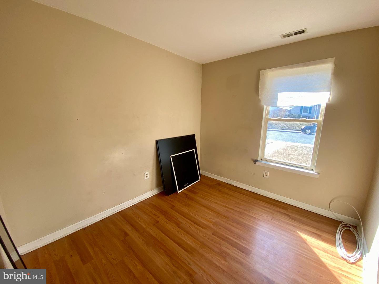 411 Dover St Property Photo 21