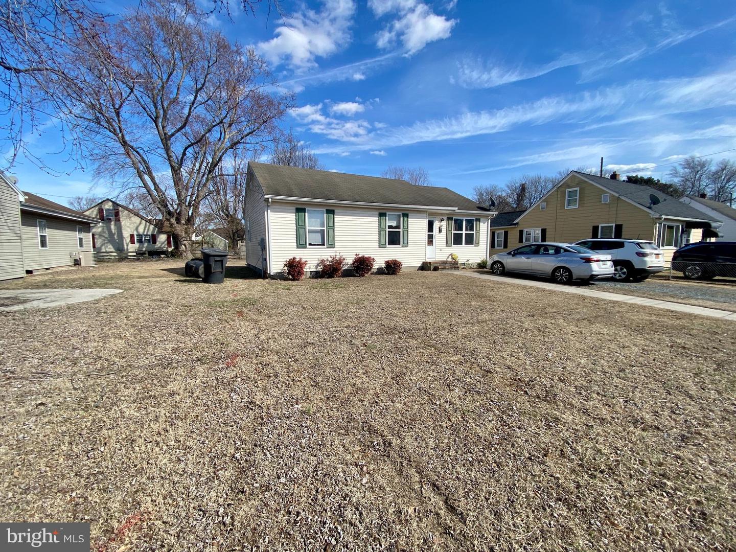 411 Dover St Property Photo 24