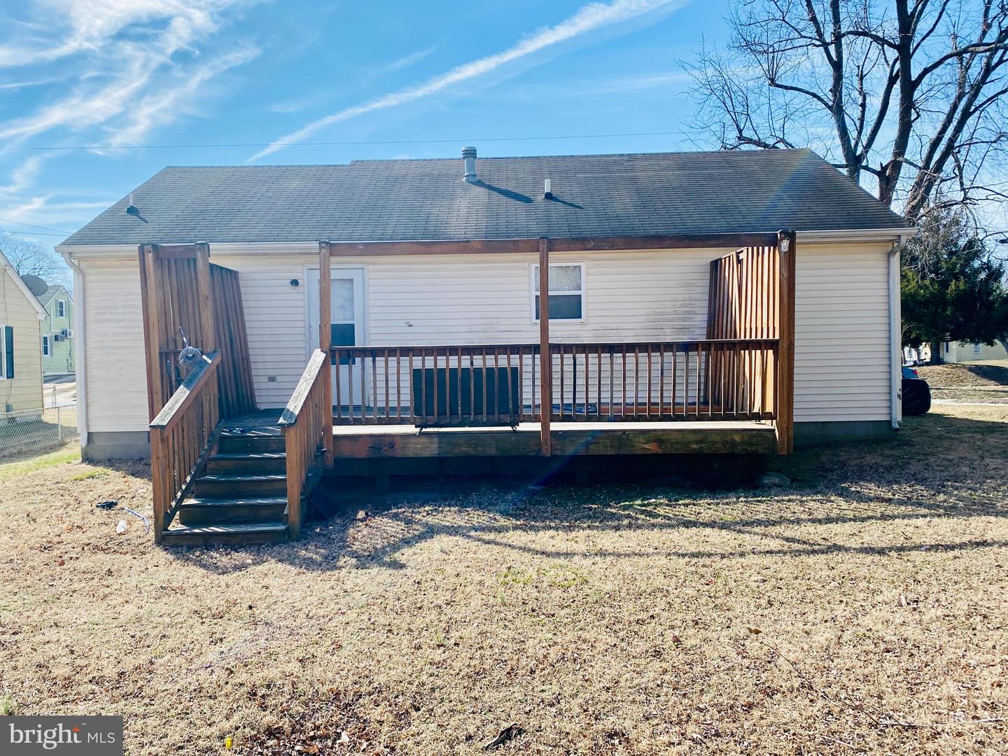 411 Dover St Property Photo 26