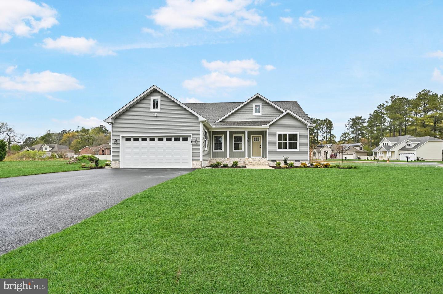 121 Holly Hill Ct Property Photo