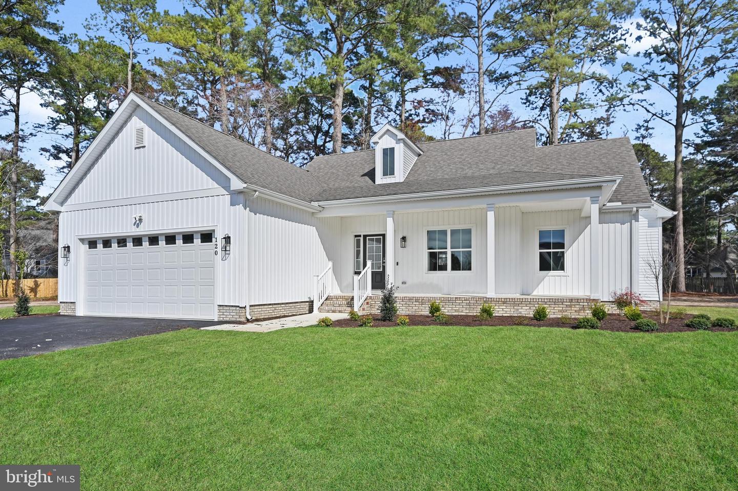 120 Holly Hill Ct Property Photo