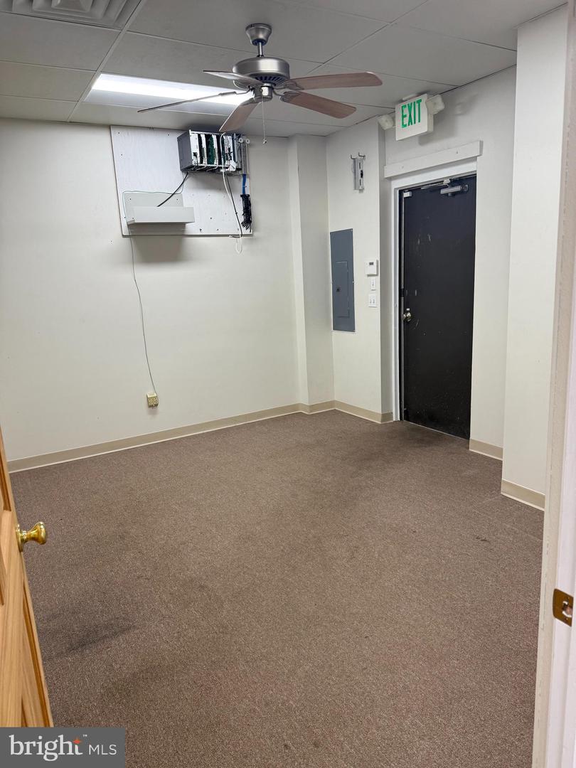 720 E College Ave #d Property Photo 5