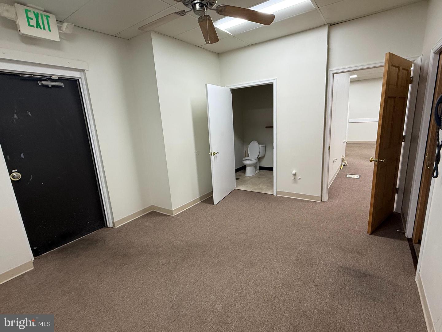 720 E College Ave #d Property Photo 6