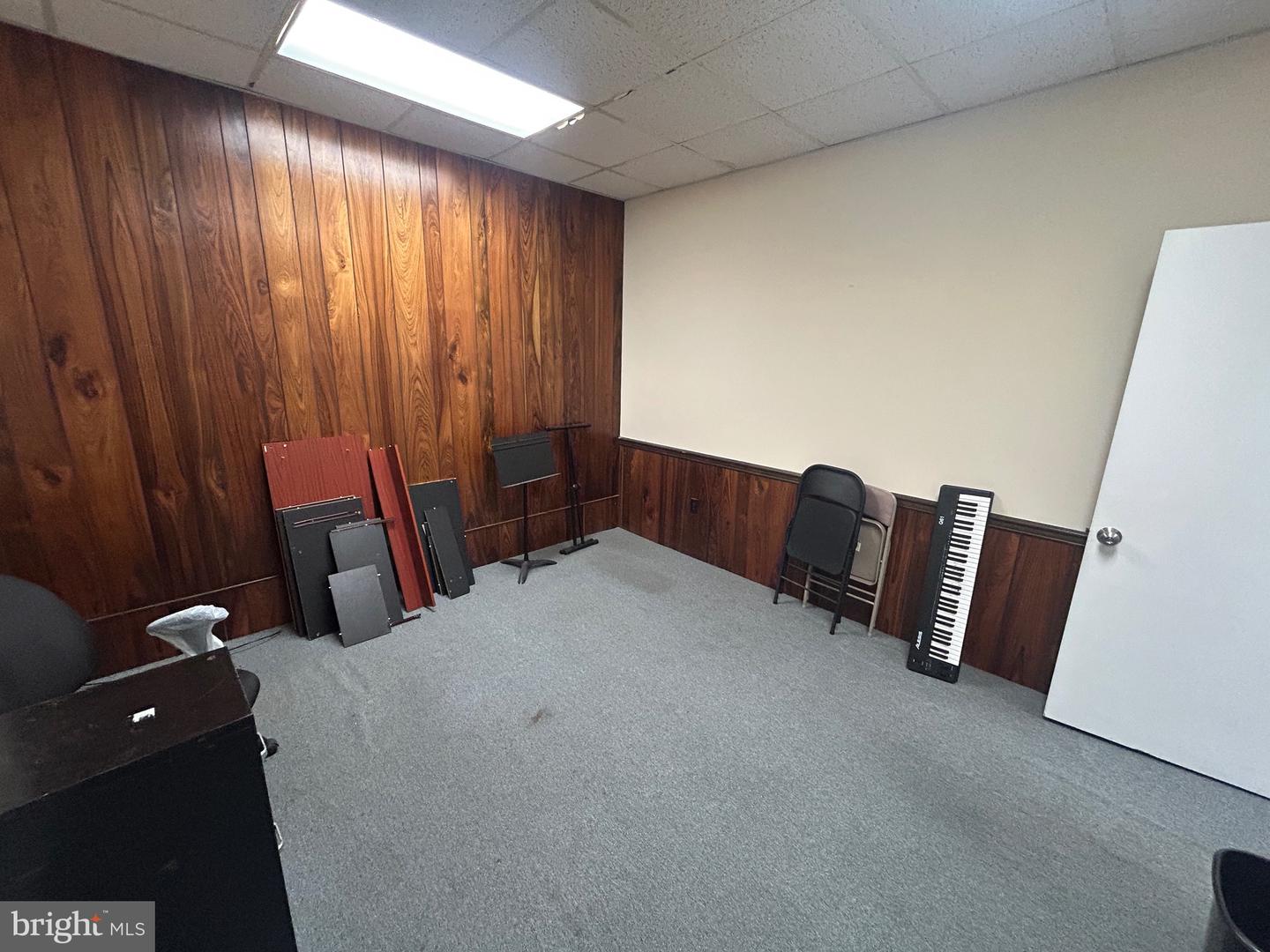 207 E Market St Property Photo 4