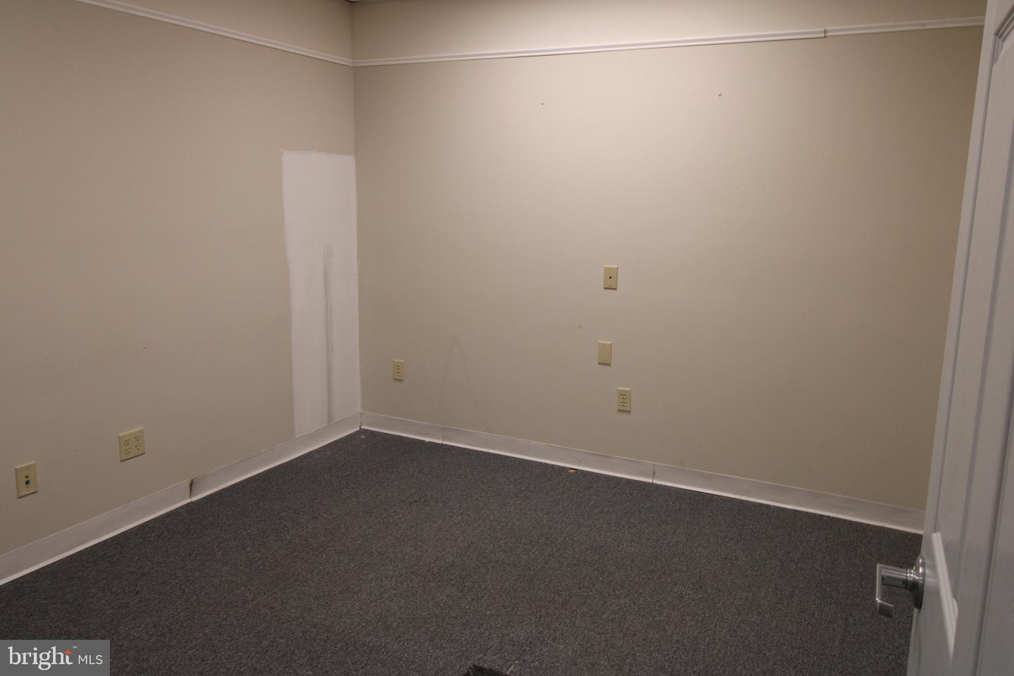 213 W Main St #206 Property Photo 18