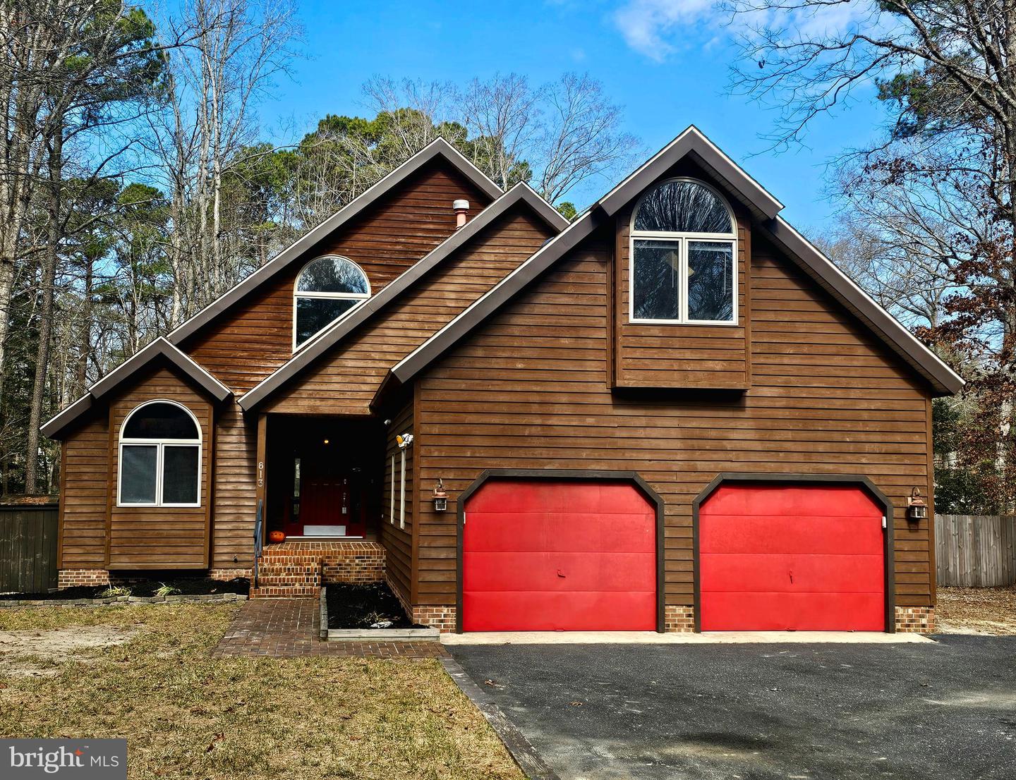 813 Friar Tuck Ln Property Photo