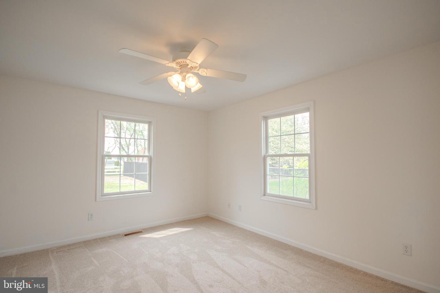 606a E Main St Property Photo 19