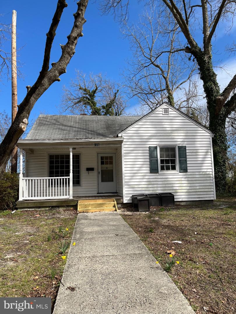 915 Hanover St Property Photo