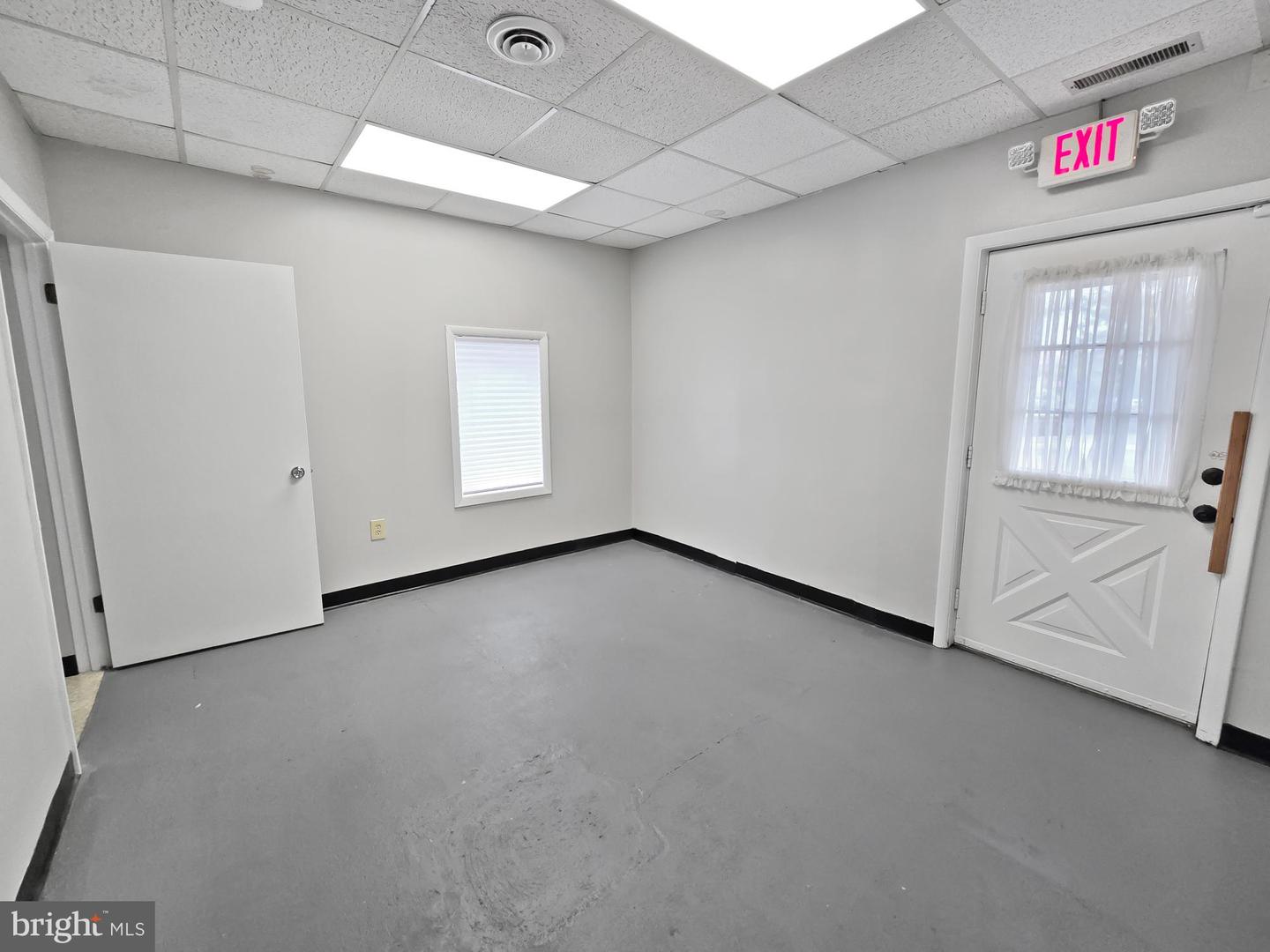 205 S Division St Property Photo 17