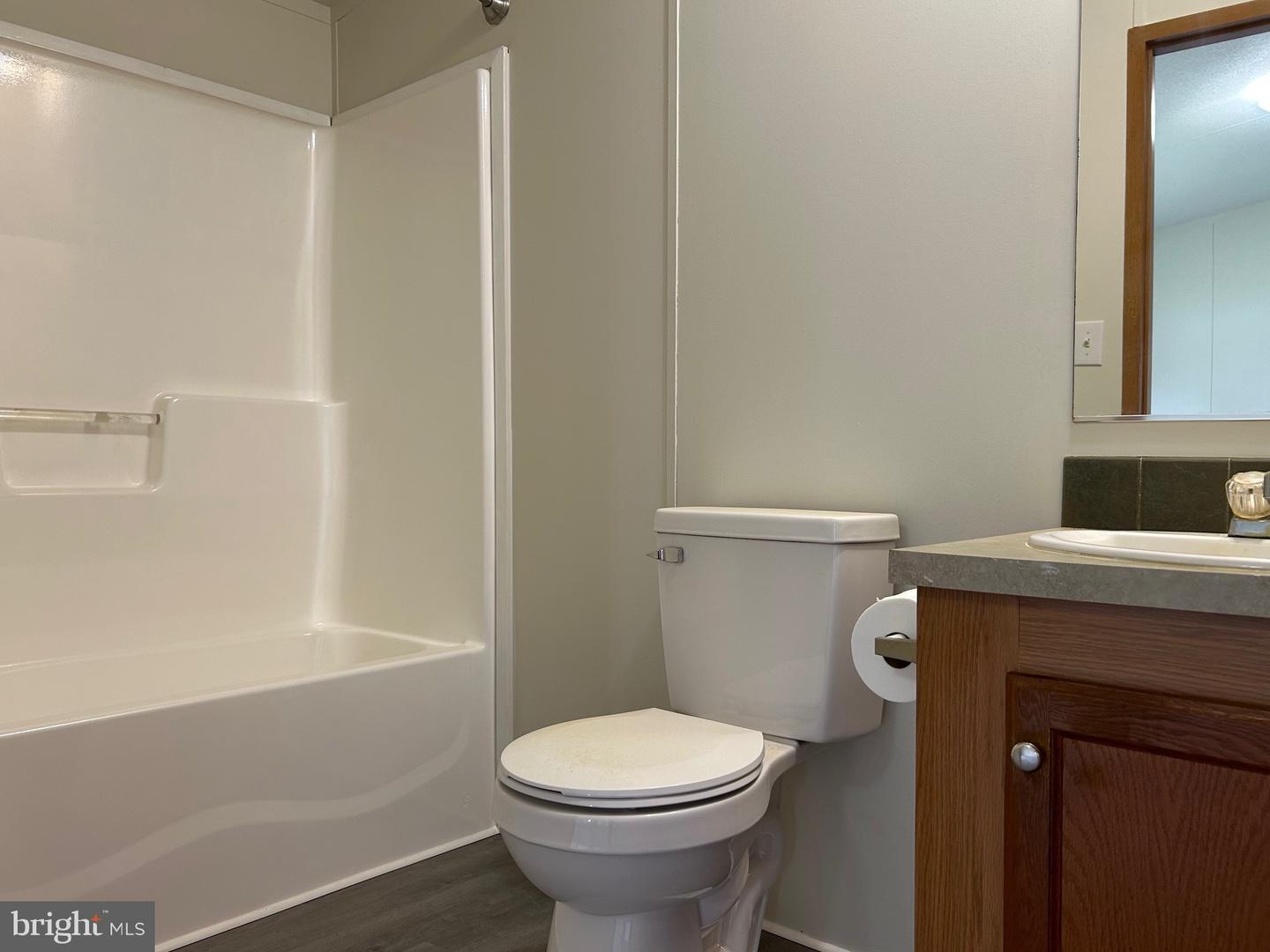 5875 Peach St Property Photo 10