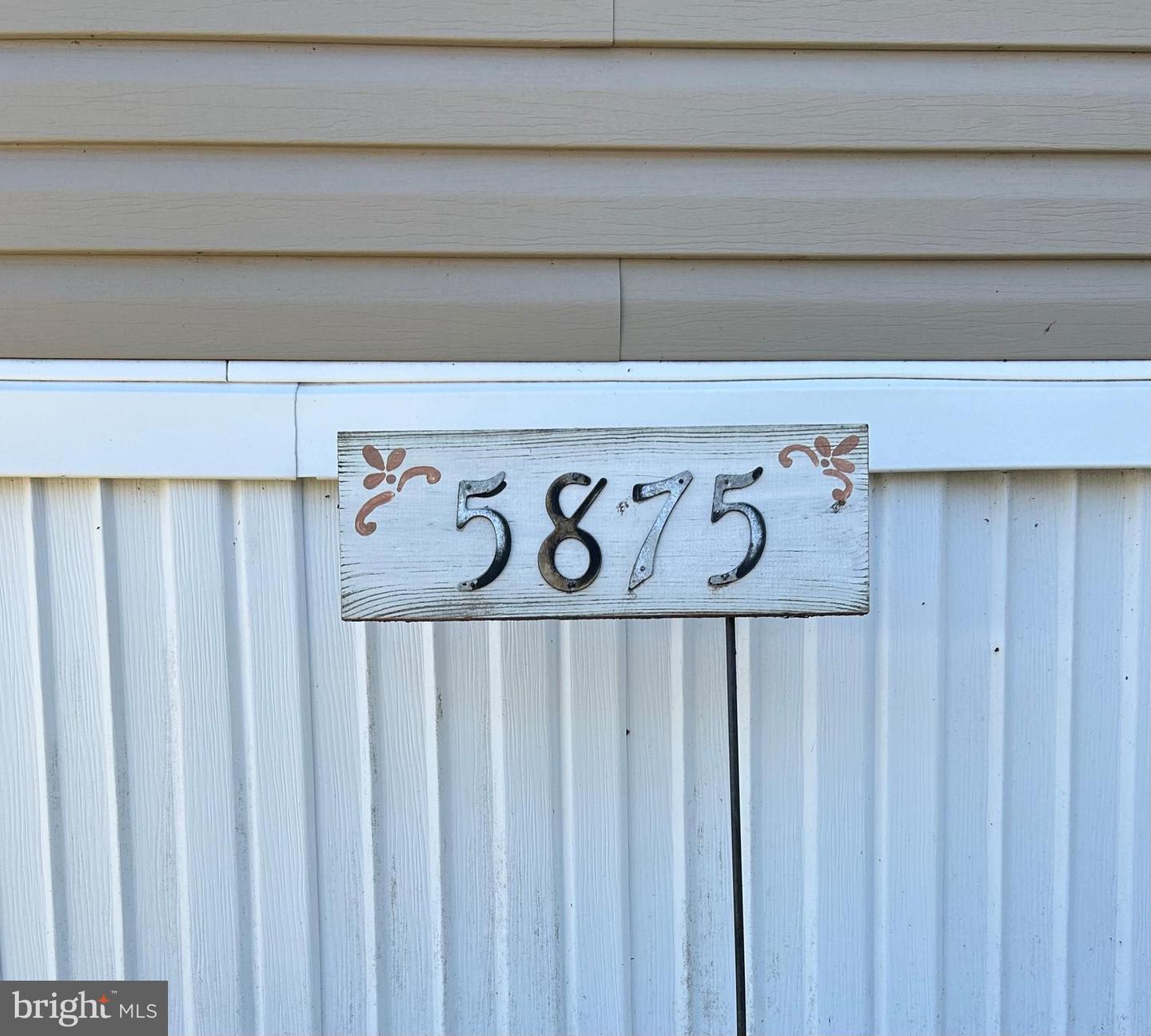 5875 Peach St Property Photo 22