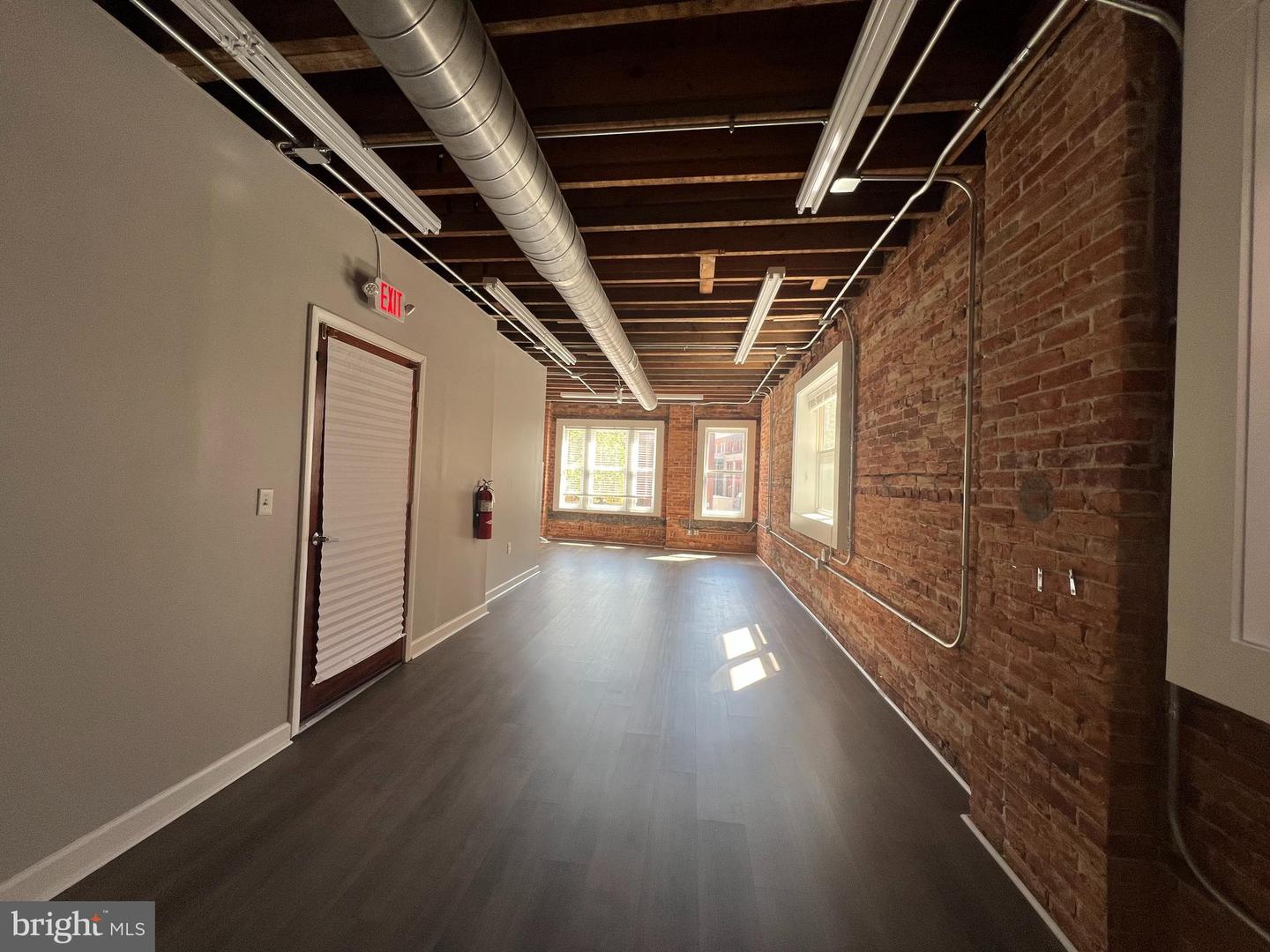118 N Division St #201 Property Photo 5
