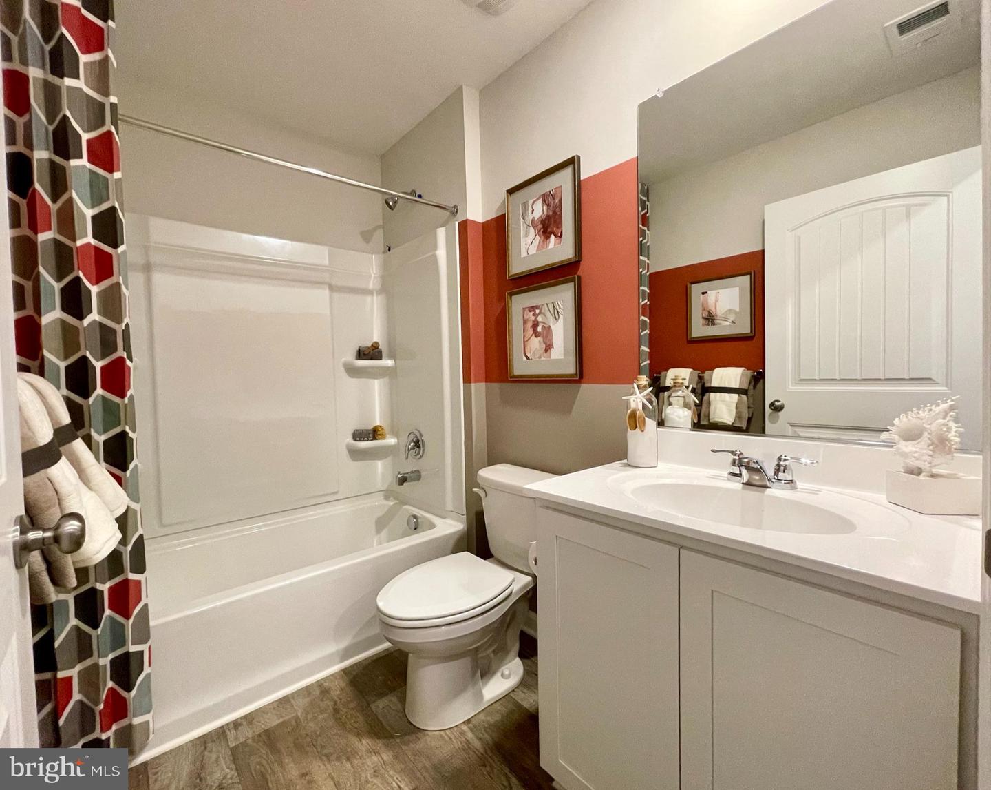 1108 Darrow Ct Property Photo 6