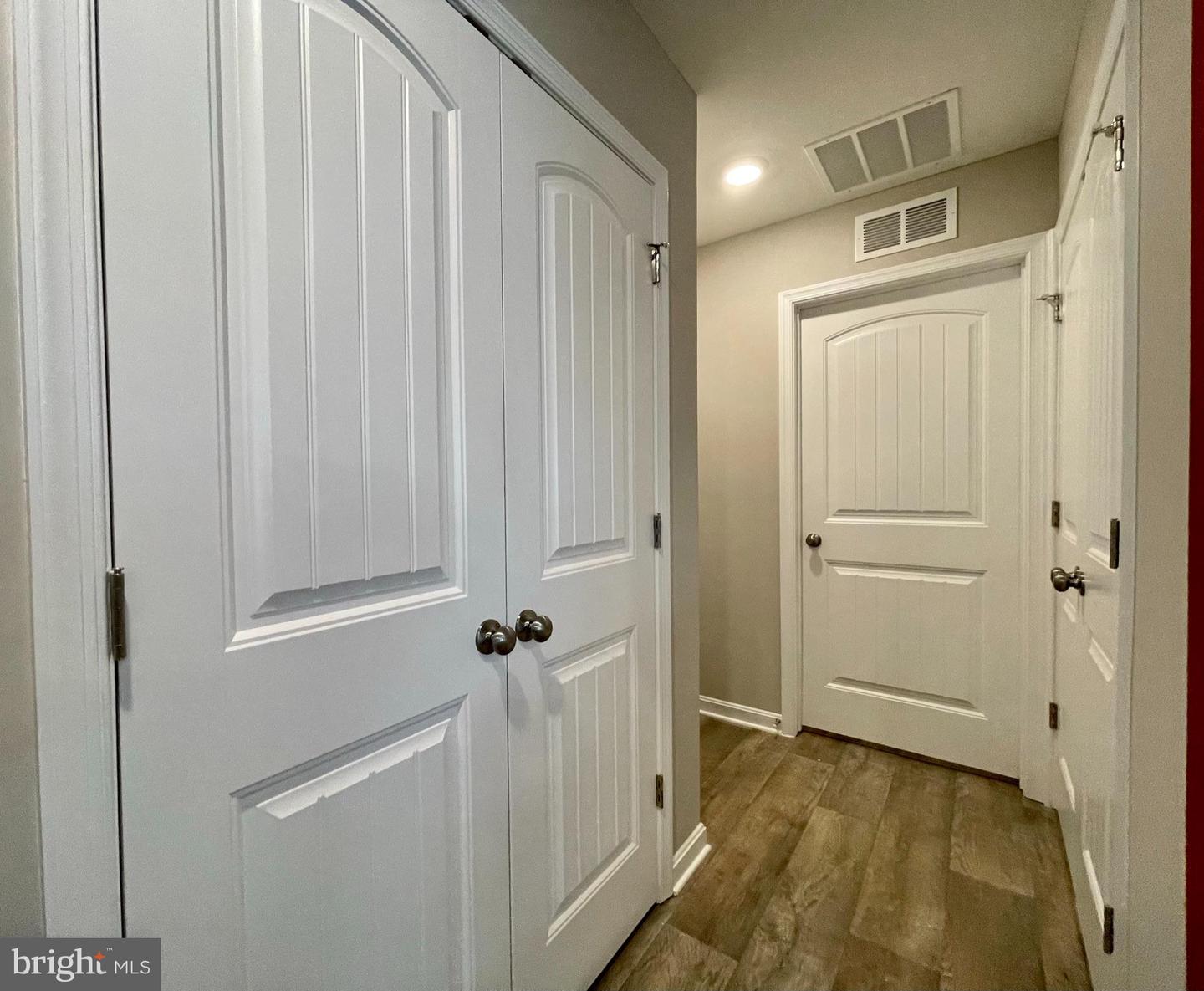 1108 Darrow Ct Property Photo 12