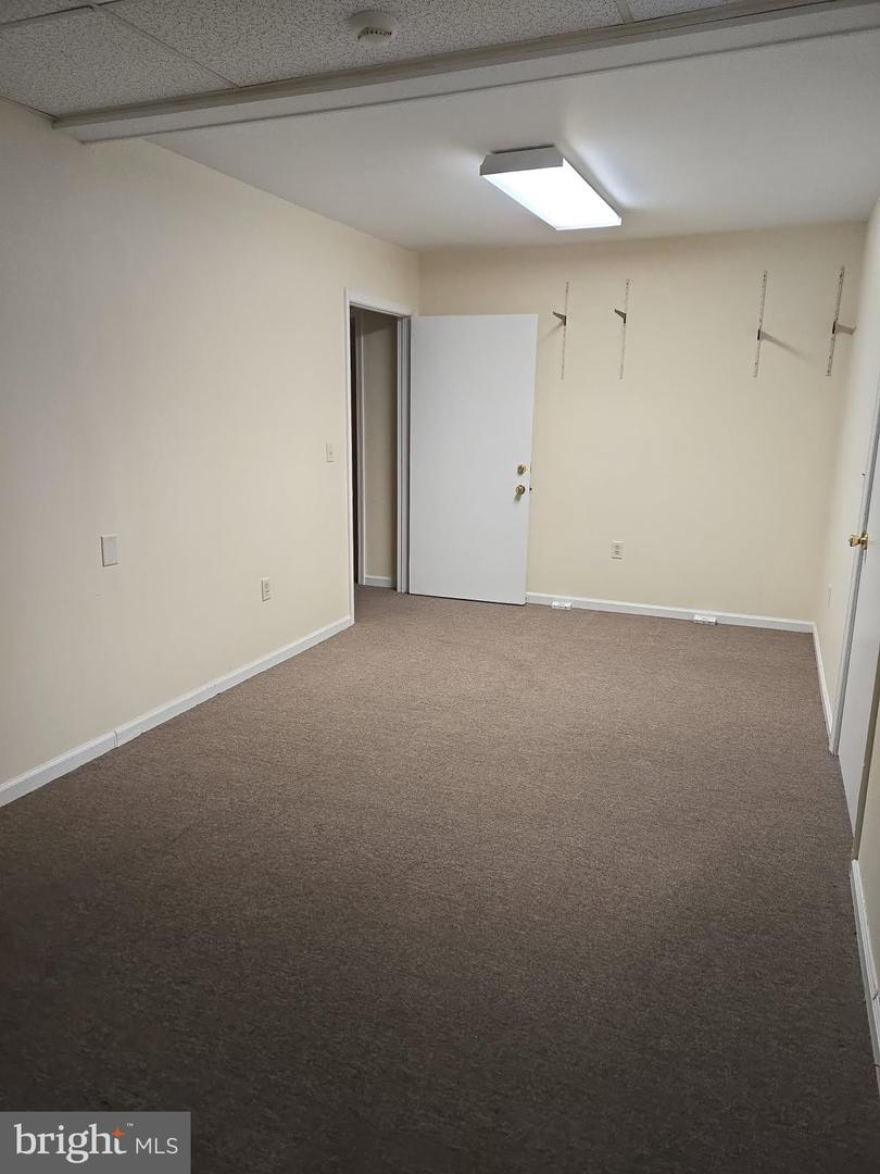 207 B Milford St Property Photo 5
