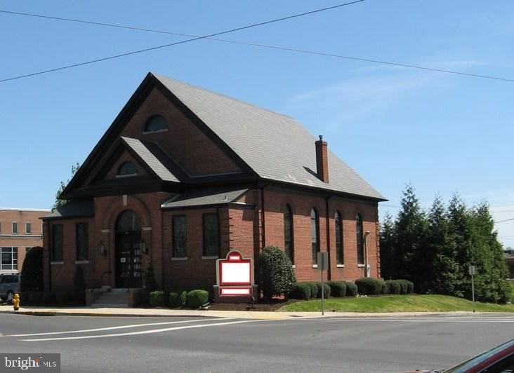 200 E Church St #e Property Photo 1