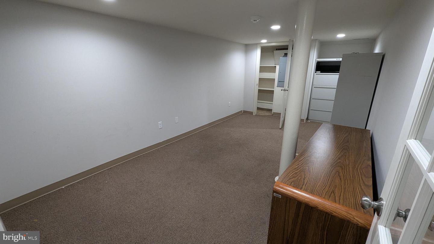 200 E Church St #e Property Photo 3