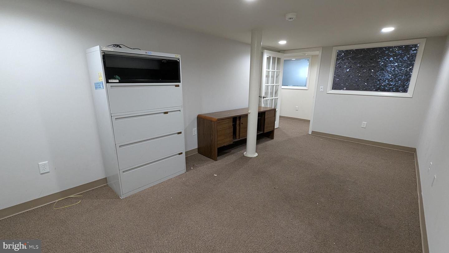 200 E Church St #e Property Photo 5